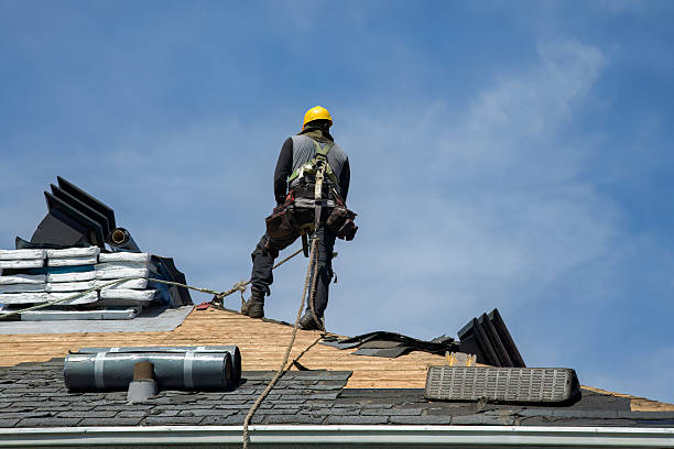 Professional Gutter Installation technician working in Pleasant Hill, IA